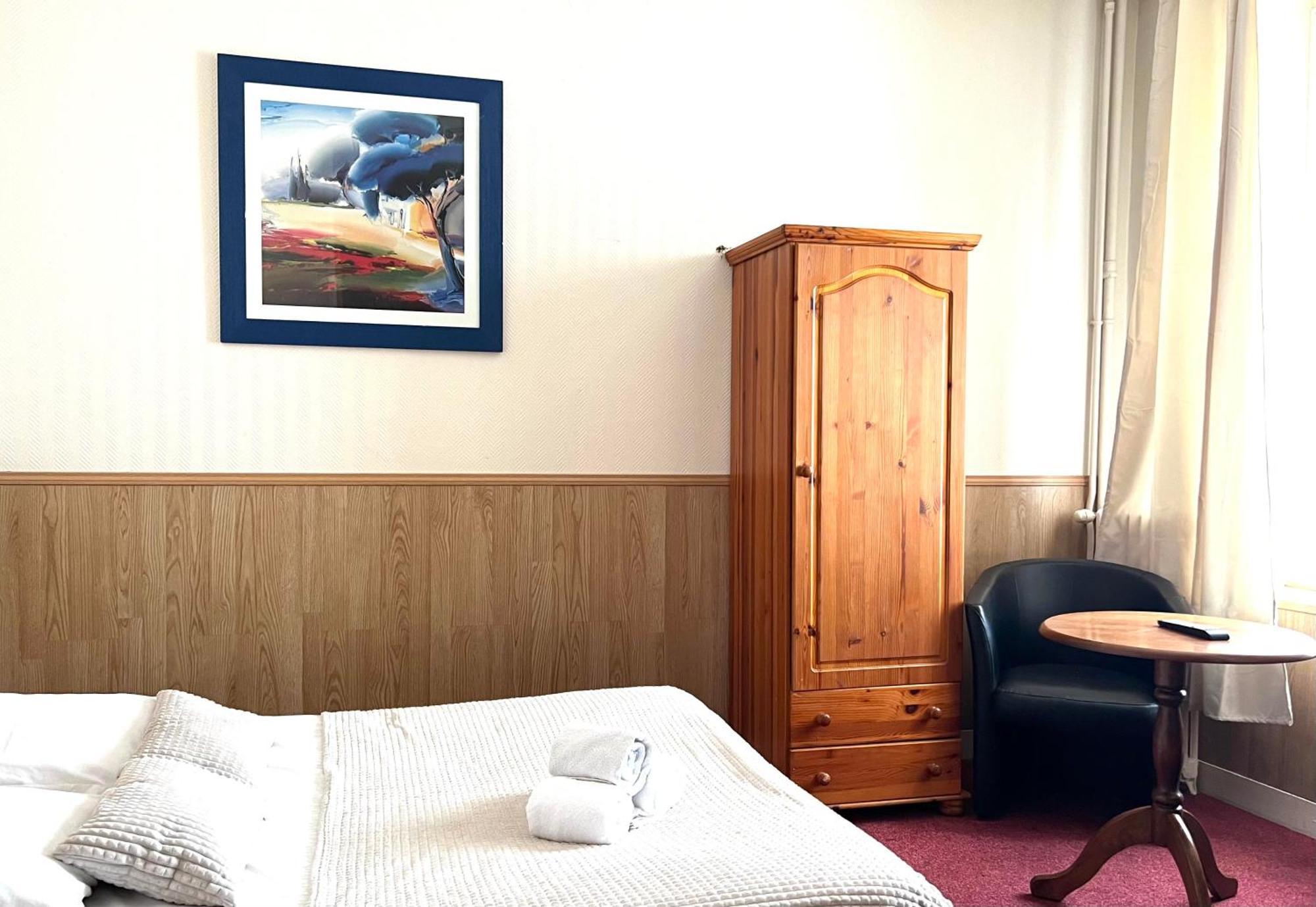 Hotel De La Gare Cherbourg-en-Cotentin Εξωτερικό φωτογραφία