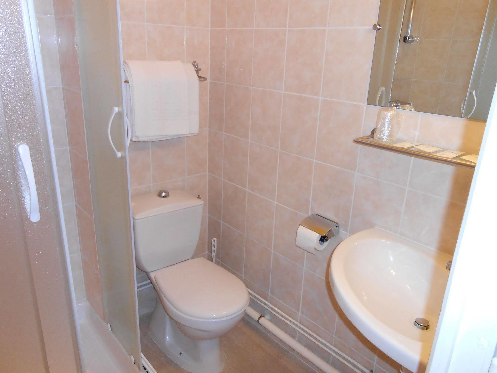 Hotel De La Gare Cherbourg-en-Cotentin Εξωτερικό φωτογραφία
