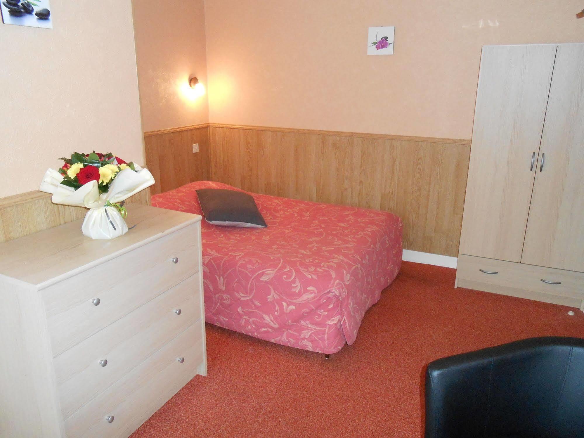 Hotel De La Gare Cherbourg-en-Cotentin Εξωτερικό φωτογραφία